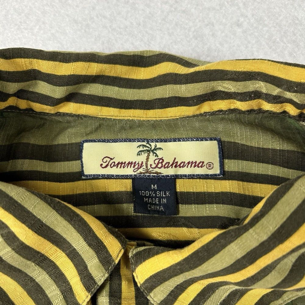 Tommy Bahama Silk Shirt Mens Medium Green Yellow Crab Print Tropical‎ Vacation - Picture 4 of 9